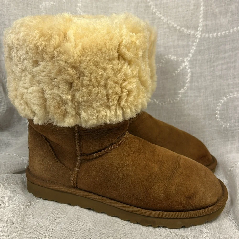 UGG almost new leather sheep skin boots